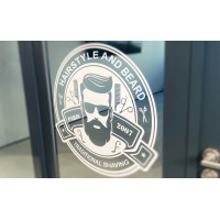 Individuell geformtes Vinyl für Fenster