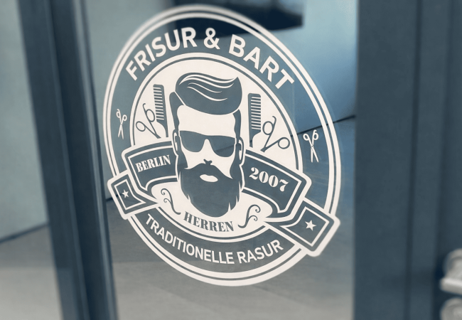 Individuell geformtes Vinyl für Fenster